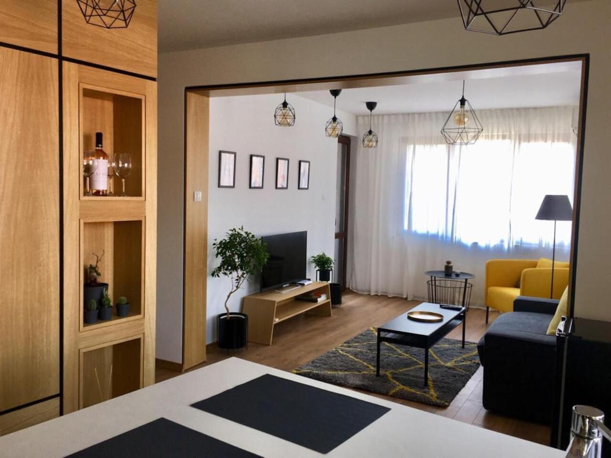 Golden View Of Plovdiv Apartamento Exterior foto